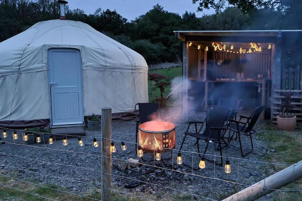 Bronfelen Yurt Hotel Cynghordy Exterior foto