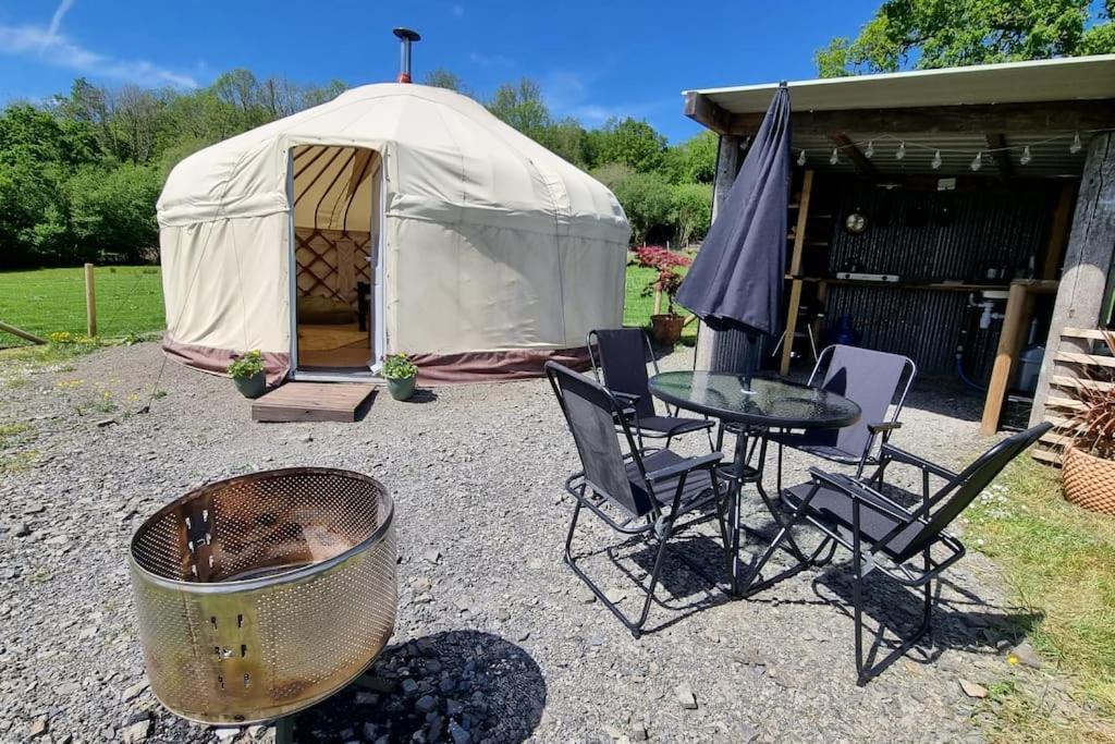 Bronfelen Yurt Hotel Cynghordy Exterior foto