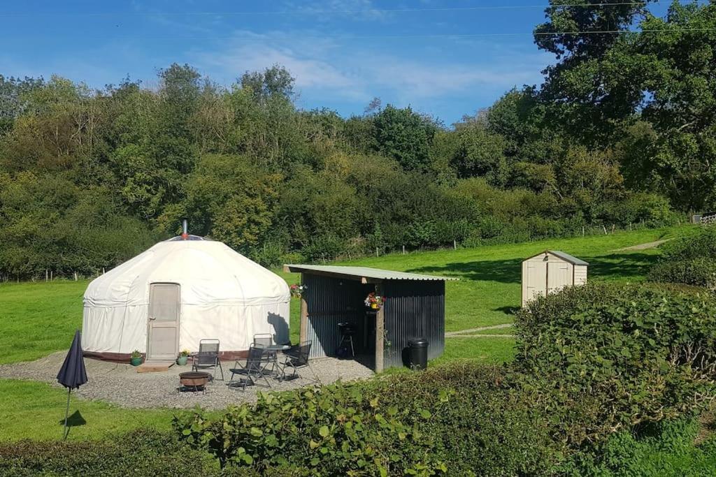 Bronfelen Yurt Hotel Cynghordy Exterior foto