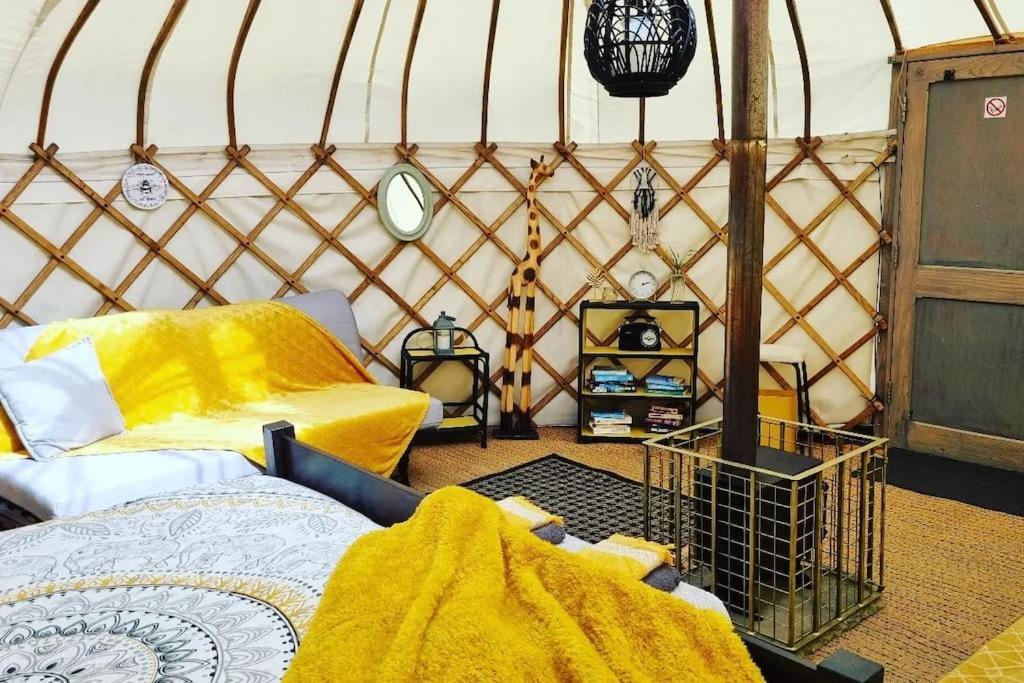 Bronfelen Yurt Hotel Cynghordy Exterior foto