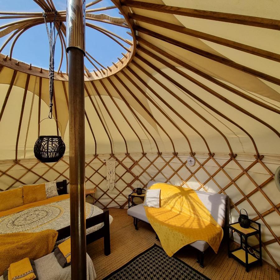 Bronfelen Yurt Hotel Cynghordy Exterior foto