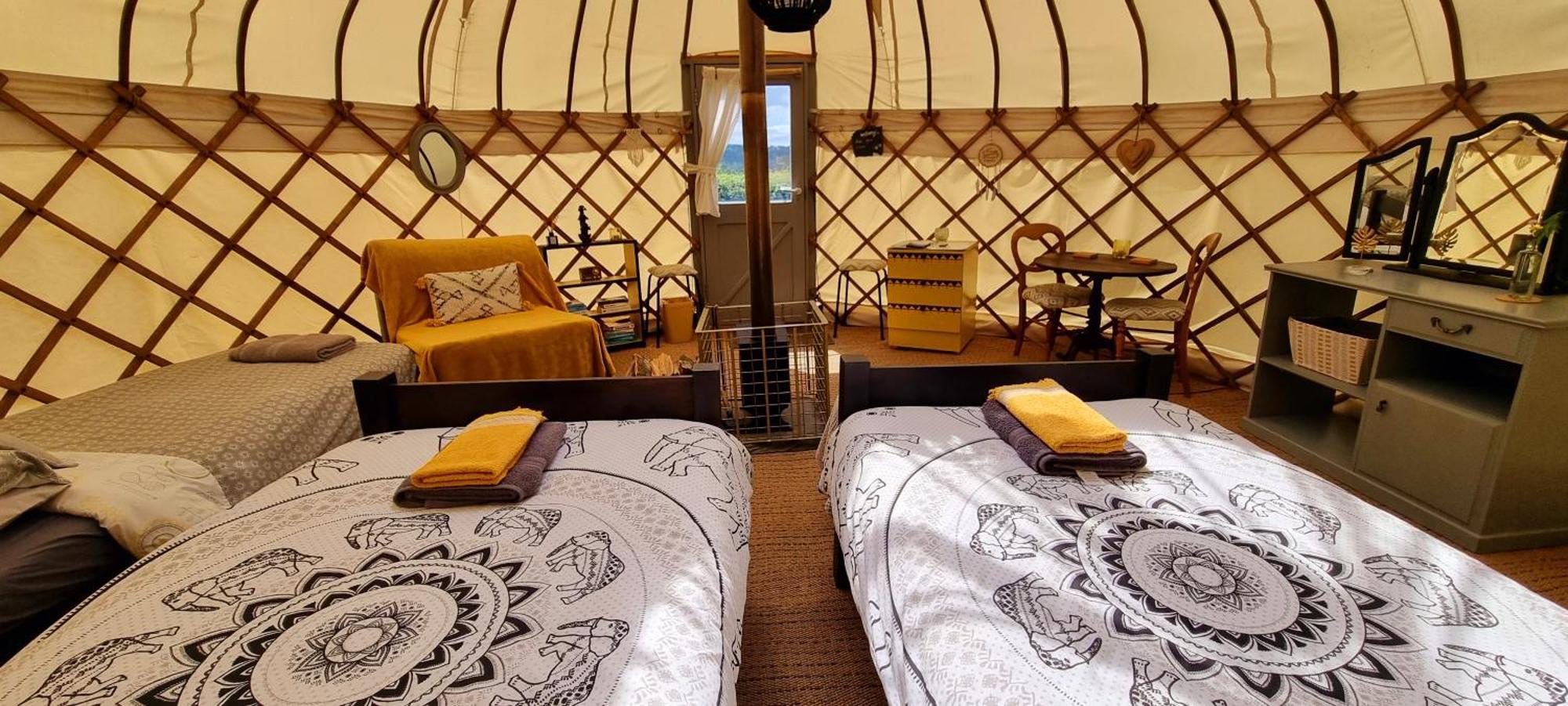 Bronfelen Yurt Hotel Cynghordy Exterior foto