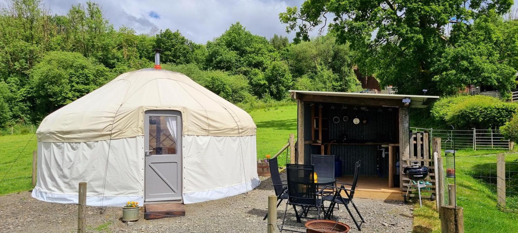 Bronfelen Yurt Hotel Cynghordy Exterior foto